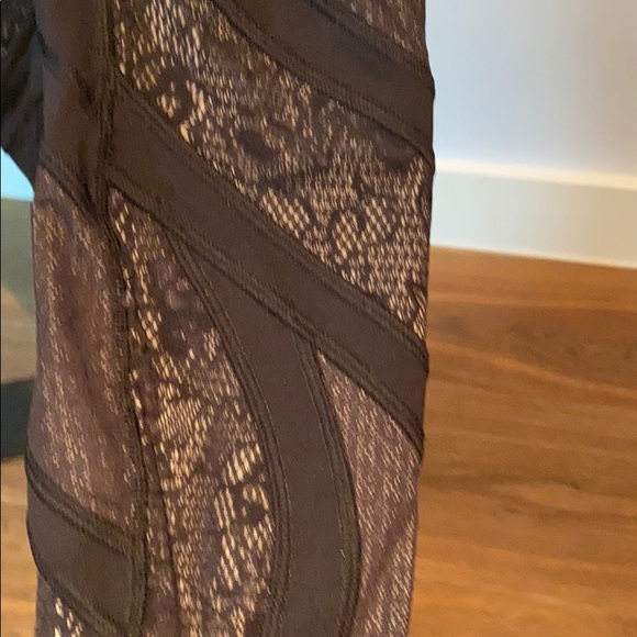 Lululemon under wonder high waist leggings size 6 - Picture 4 of 7